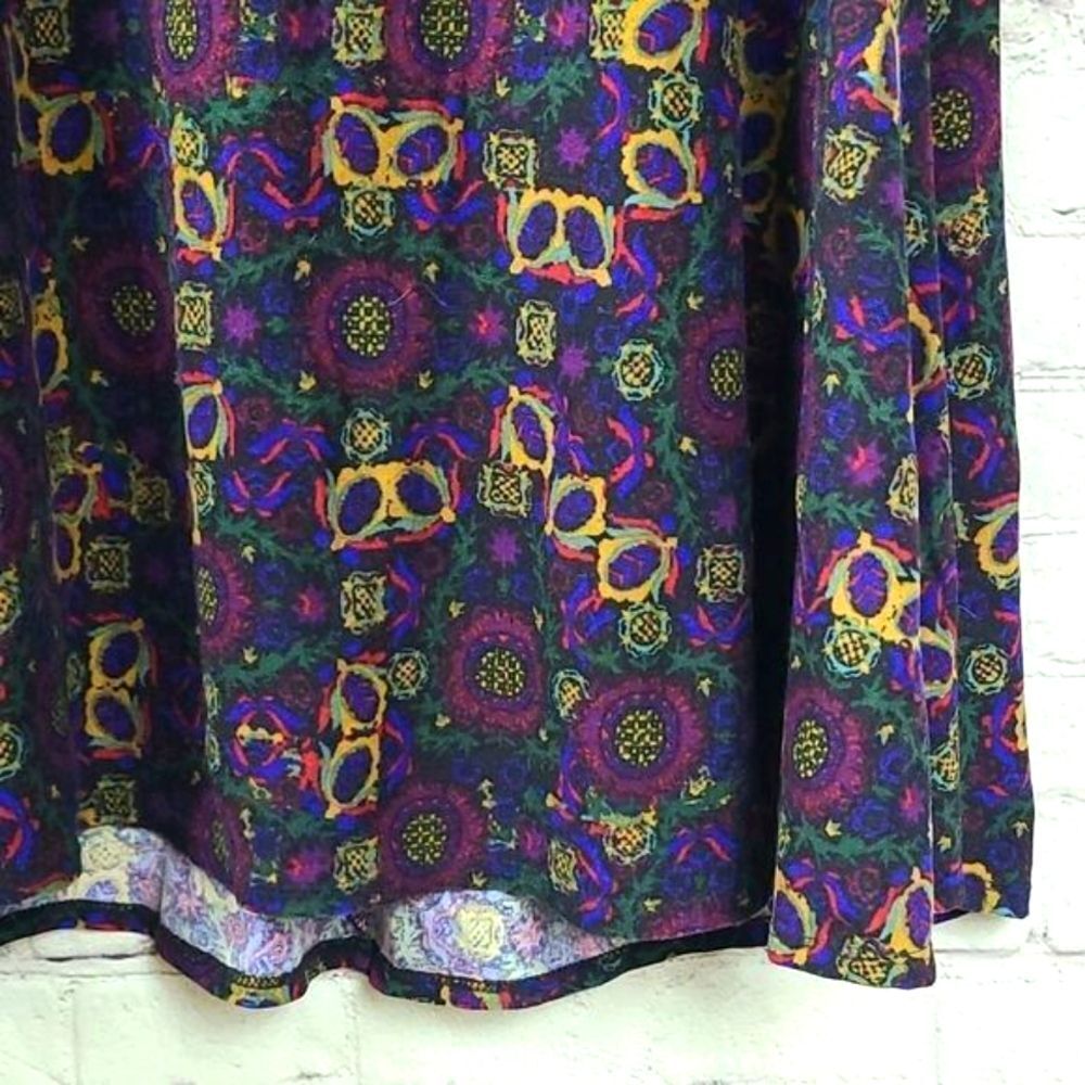 Lularoe Black Artsy Print Swing Top Small A-Line Tee Villain Fantasy Perfect T - Picture 6 of 14